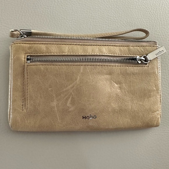 Hobo leather wallet/Wristlet 7x4 - Picture 2 of 4